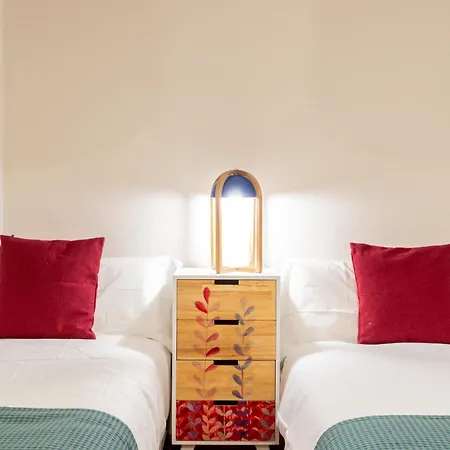 Aoa Gardens Family House Appartement Sevilla